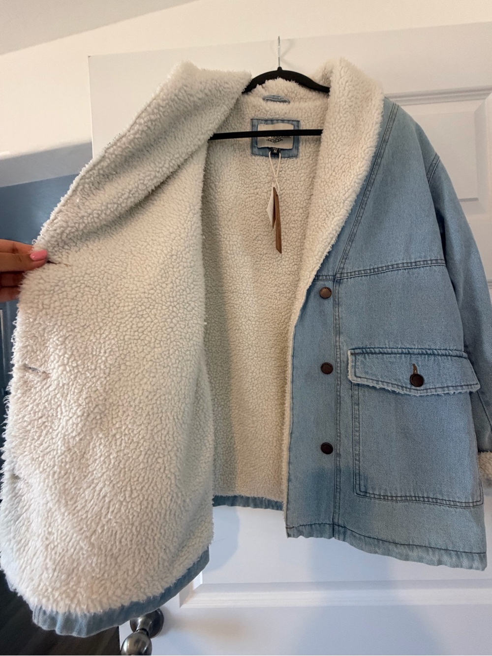 Ashley By 26 International Light Blue Denim Jacket with White Sherpa Lining - Picture 4 of 6